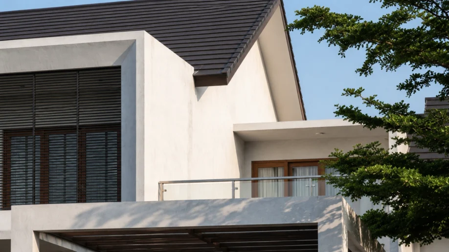 Desain Rumah Tropis Modern Dua Lantai dengan Secondary Skin - dokumentasi proyek 10