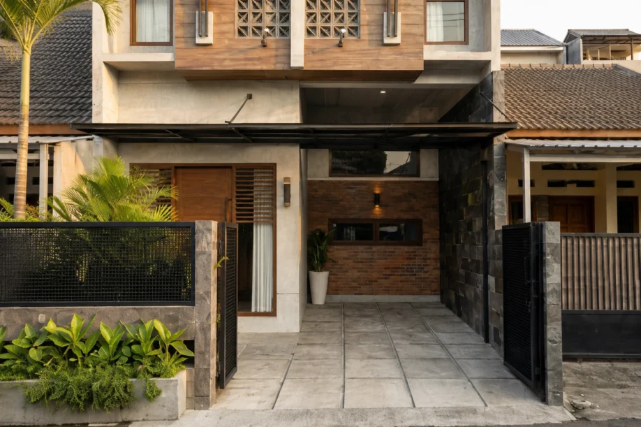 Desain Rumah Urban Tropis dengan Roster dan Fasad Kayu - dokumentasi proyek 8