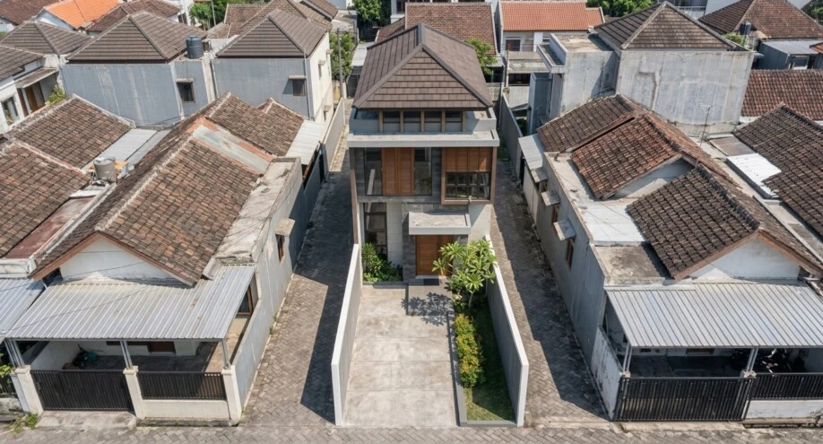 Desain Rumah Modern Tropis Dua Lantai di Lahan Sempit - detail proyek